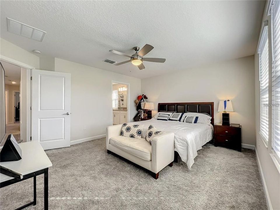 Active With Contract: $3,000 (4 beds, 3 baths, 2042 Square Feet)