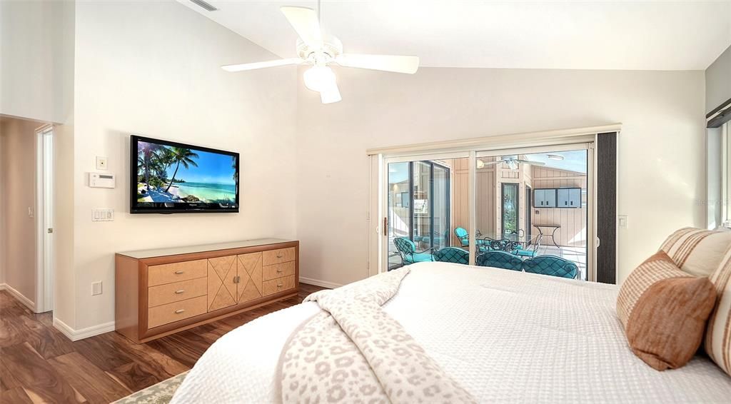 For Sale: $925,000 (5 beds, 3 baths, 2969 Square Feet)