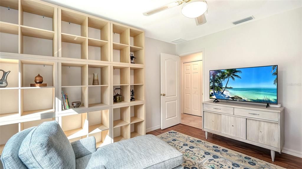 For Sale: $925,000 (5 beds, 3 baths, 2969 Square Feet)