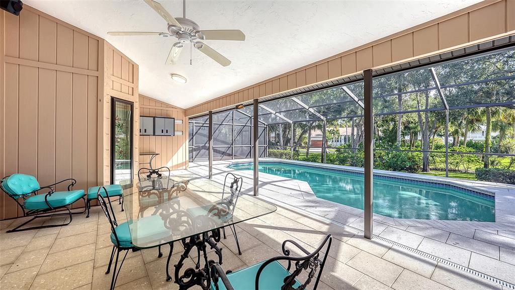 For Sale: $925,000 (5 beds, 3 baths, 2969 Square Feet)