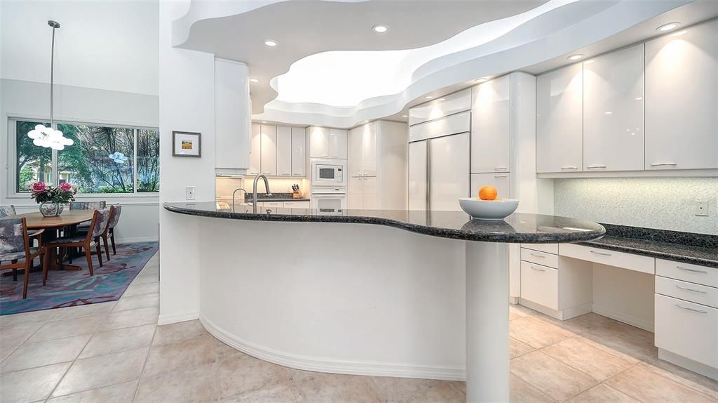 For Sale: $925,000 (5 beds, 3 baths, 2969 Square Feet)