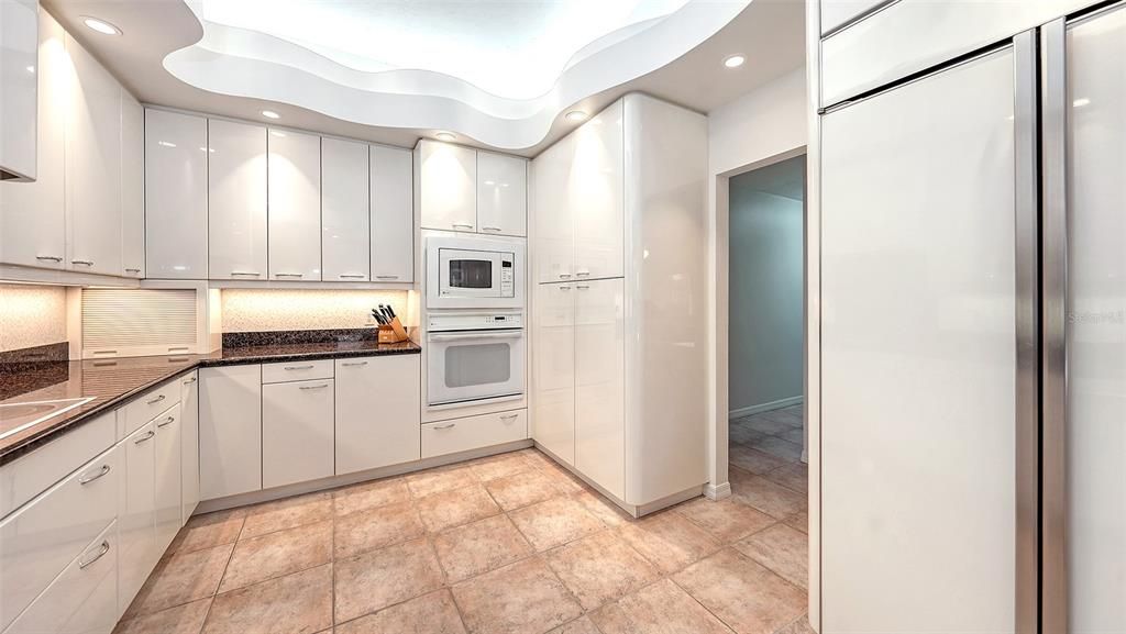 For Sale: $925,000 (5 beds, 3 baths, 2969 Square Feet)