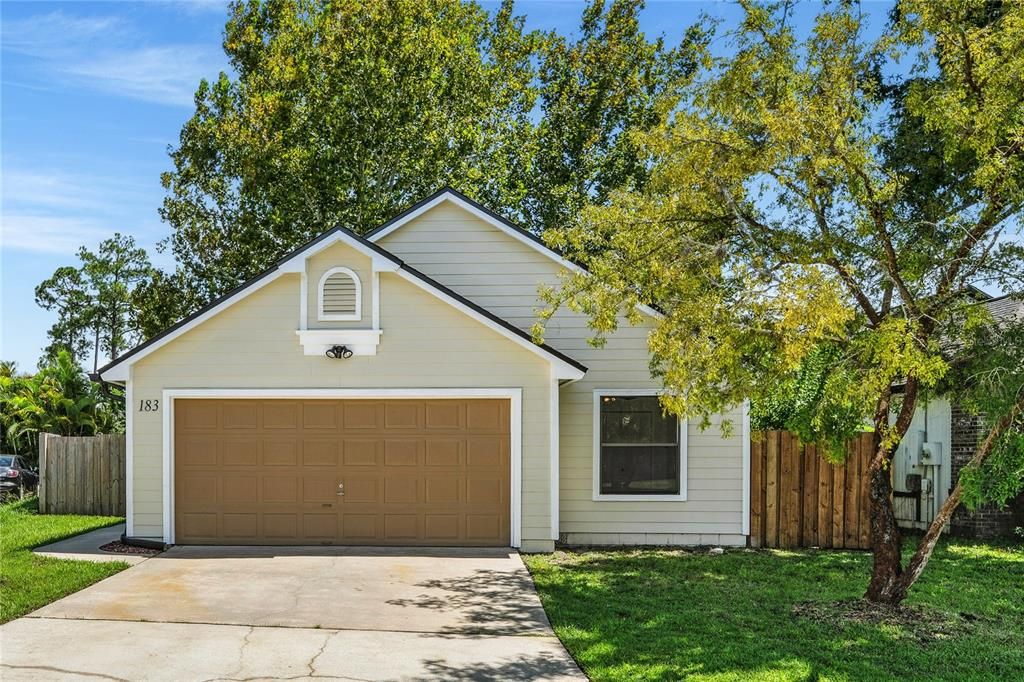 最近售出: $349,990 (3 贝兹, 2 浴室, 1577 平方英尺)