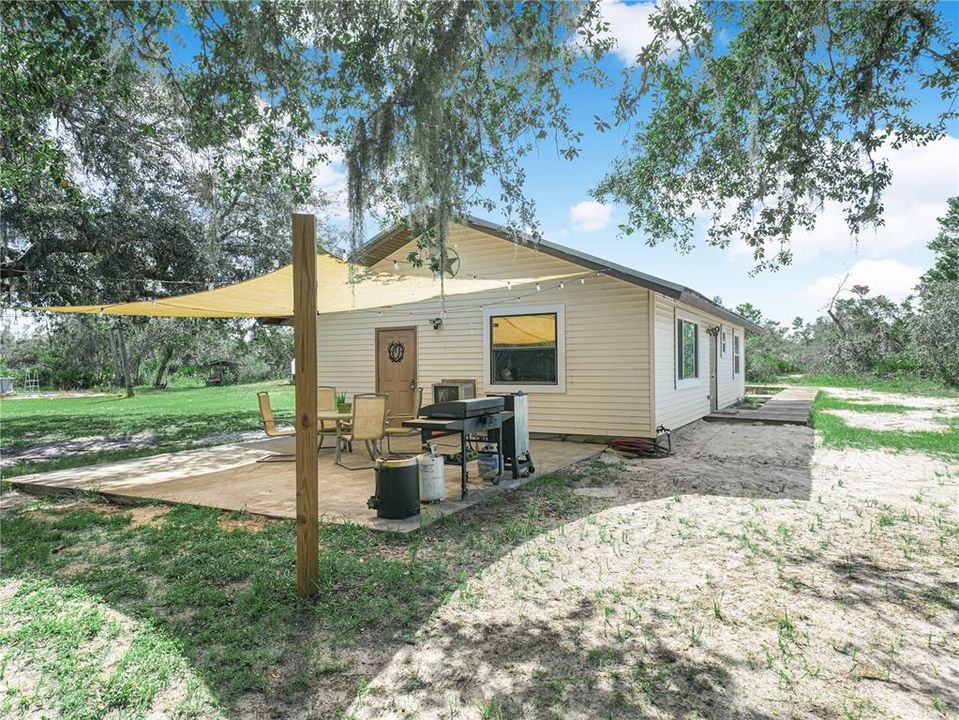 For Sale: $425,000 (3 beds, 2 baths, 1284 Square Feet)