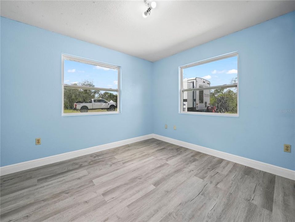 For Sale: $425,000 (3 beds, 2 baths, 1284 Square Feet)