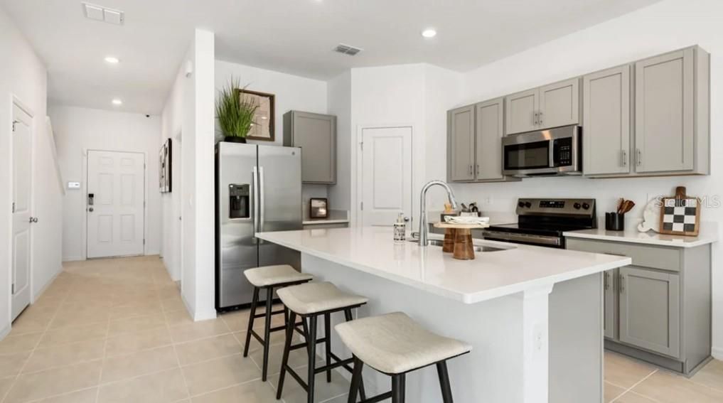 Active With Contract: $269,999 (3 beds, 2 baths, 1404 Square Feet)