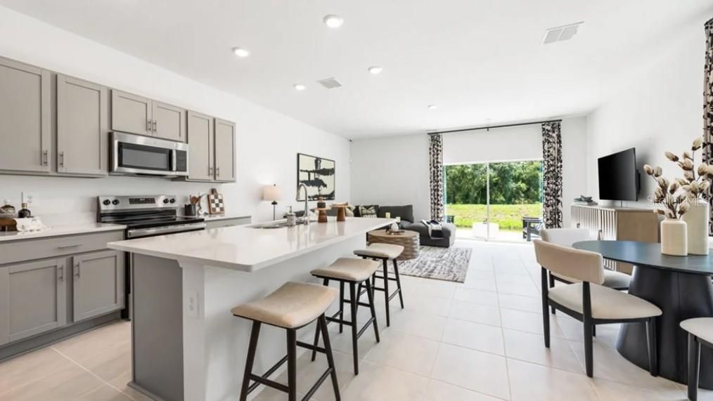 Active With Contract: $269,999 (3 beds, 2 baths, 1404 Square Feet)