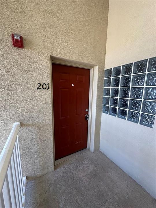 Под контрактом: $160,000 (3 спален, 2 ванн, 1151 Квадратных фут)