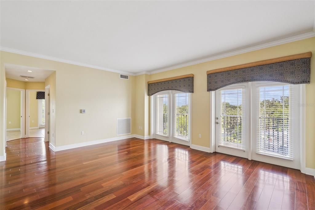 For Sale: $869,000 (3 beds, 2 baths, 2399 Square Feet)