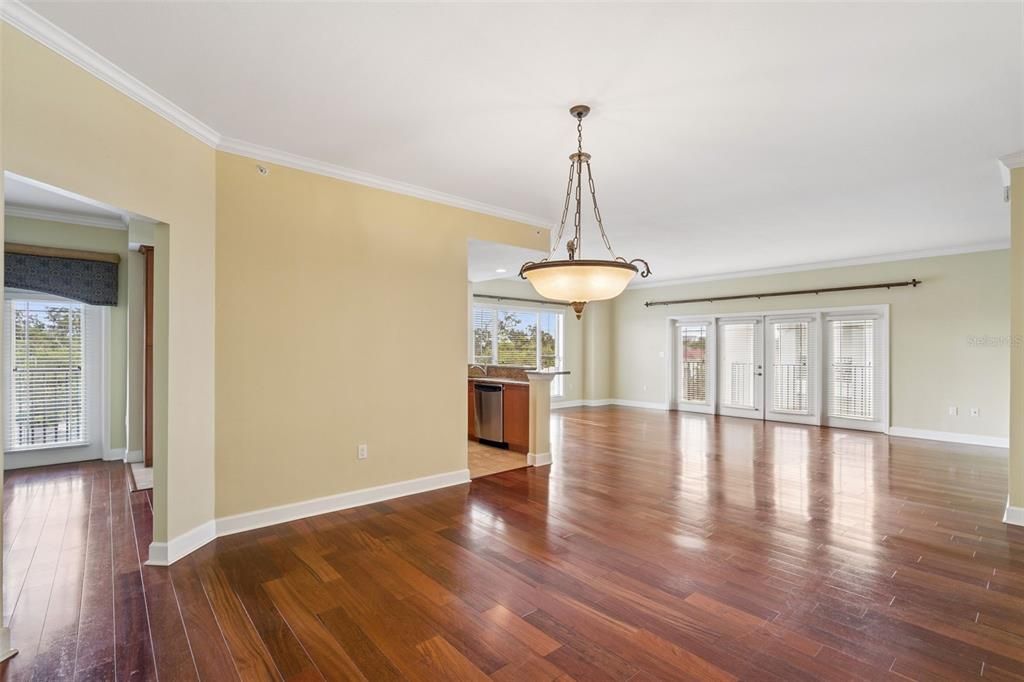 For Sale: $869,000 (3 beds, 2 baths, 2399 Square Feet)