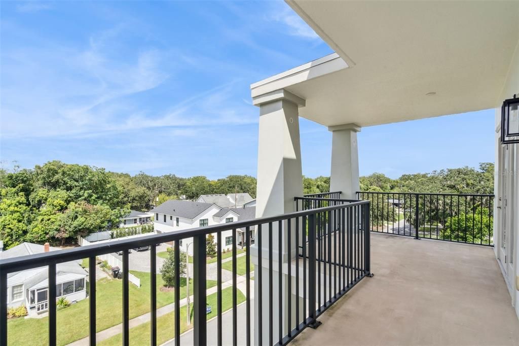 For Sale: $869,000 (3 beds, 2 baths, 2399 Square Feet)