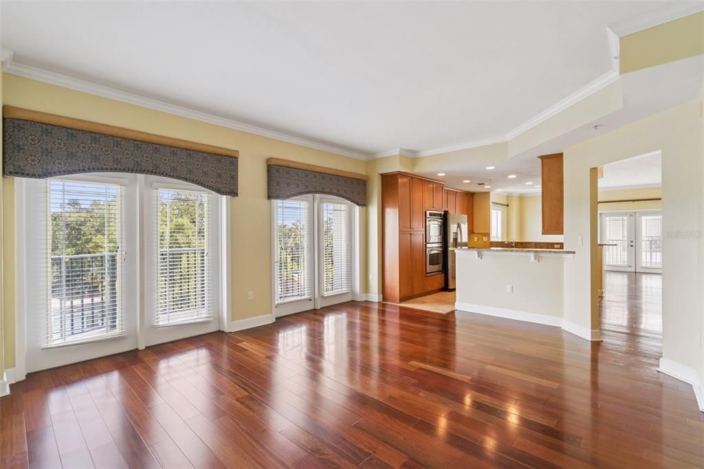 For Sale: $869,000 (3 beds, 2 baths, 2399 Square Feet)