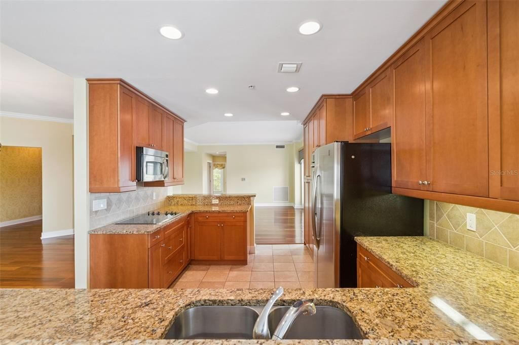 For Sale: $869,000 (3 beds, 2 baths, 2399 Square Feet)