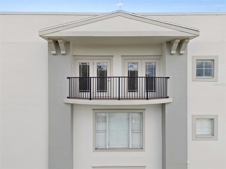 For Sale: $869,000 (3 beds, 2 baths, 2399 Square Feet)