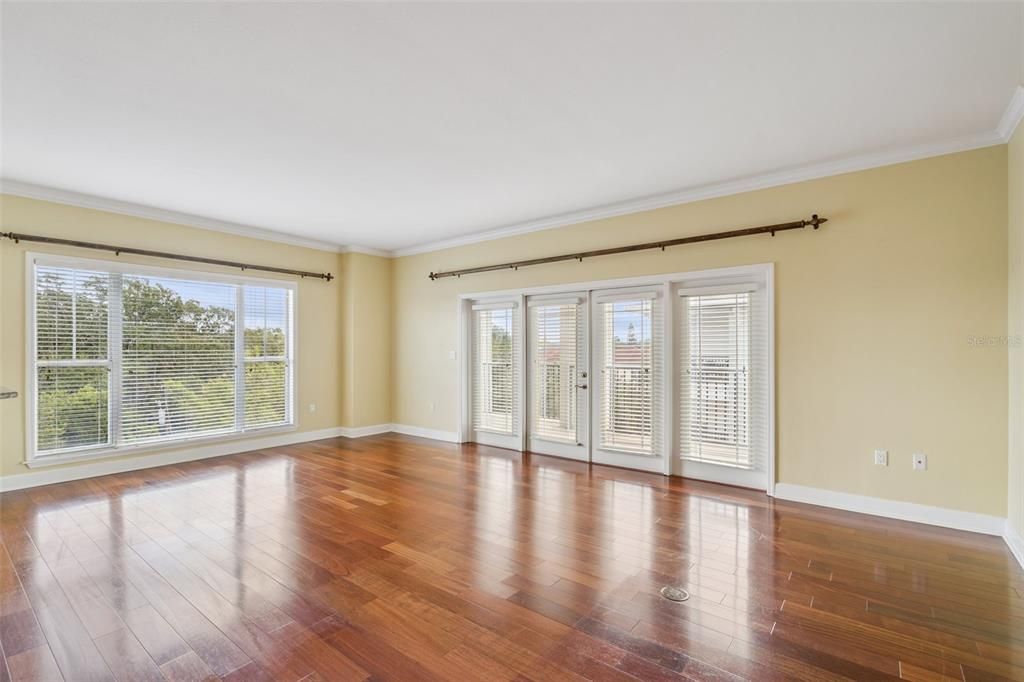 For Sale: $869,000 (3 beds, 2 baths, 2399 Square Feet)