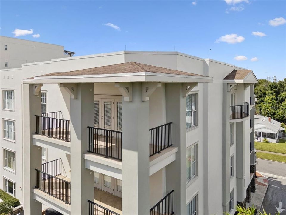 For Sale: $869,000 (3 beds, 2 baths, 2399 Square Feet)