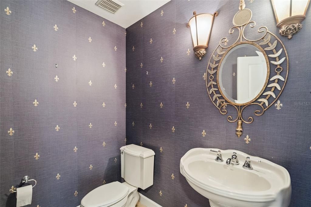 For Sale: $869,000 (3 beds, 2 baths, 2399 Square Feet)