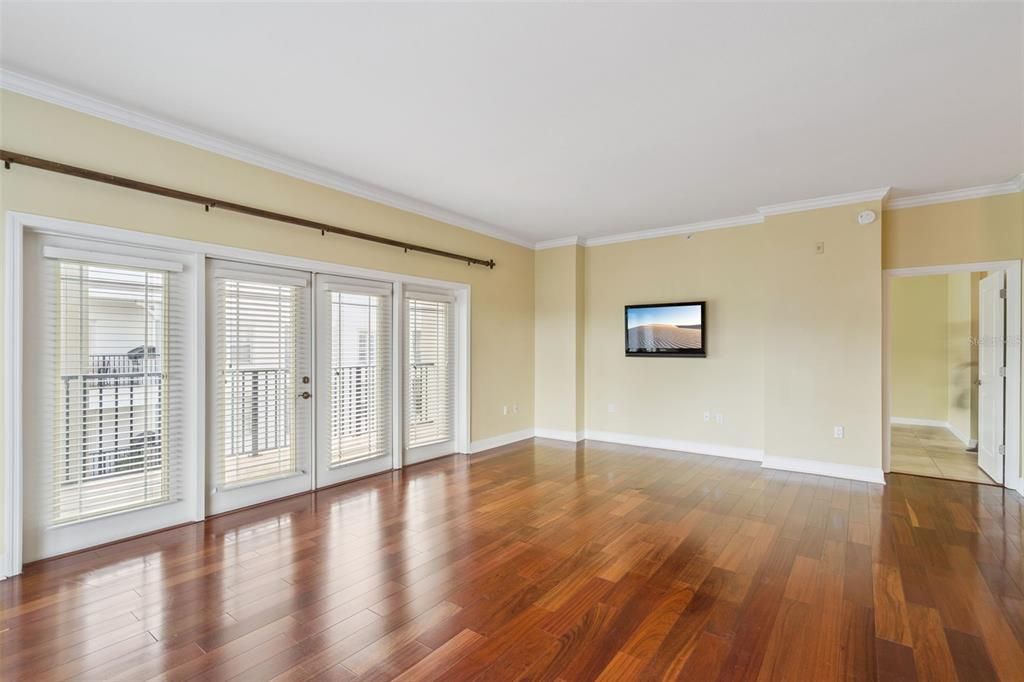 For Sale: $869,000 (3 beds, 2 baths, 2399 Square Feet)