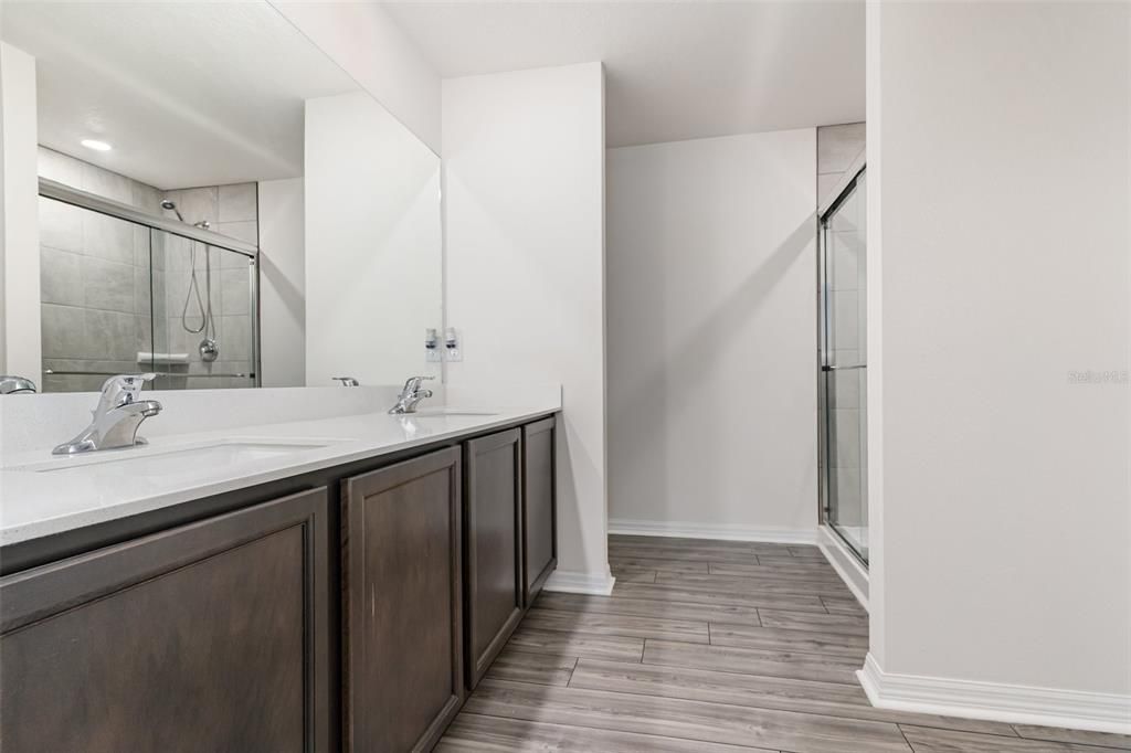 Activo con contrato: $294,900 (4 camas, 2 baños, 1851 Pies cuadrados)