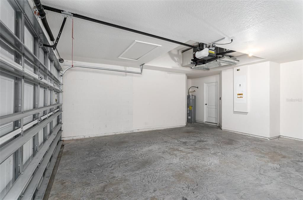 Activo con contrato: $294,900 (4 camas, 2 baños, 1851 Pies cuadrados)