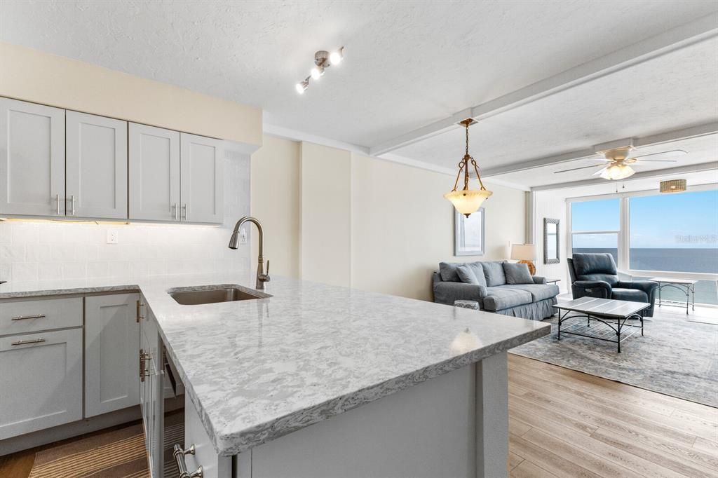 For Sale: $1,095,000 (2 beds, 2 baths, 1057 Square Feet)