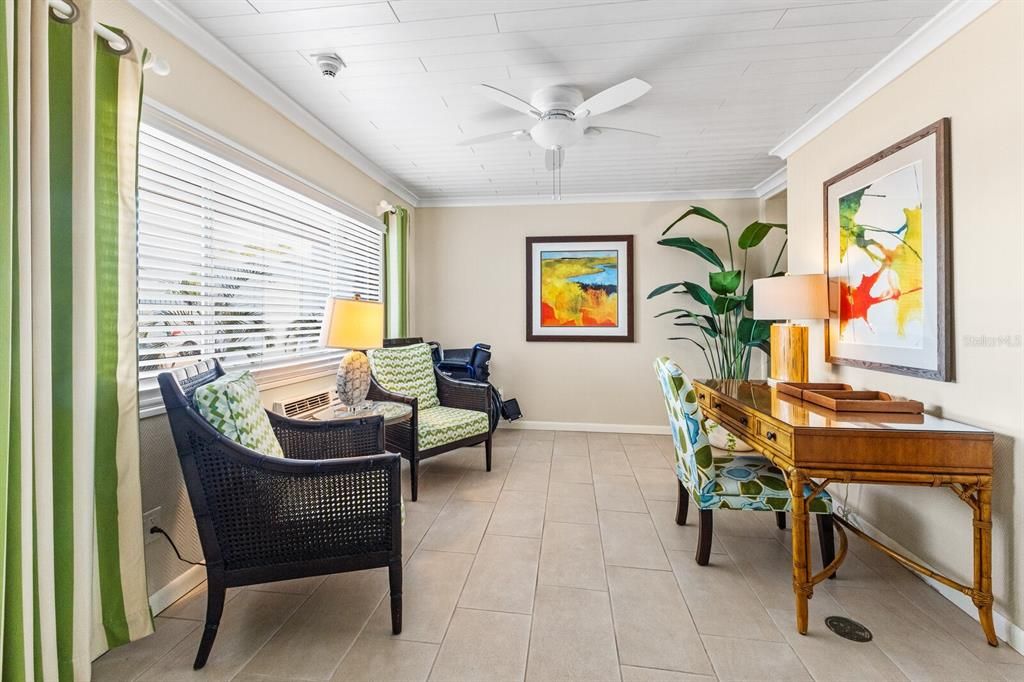 For Sale: $1,095,000 (2 beds, 2 baths, 1057 Square Feet)