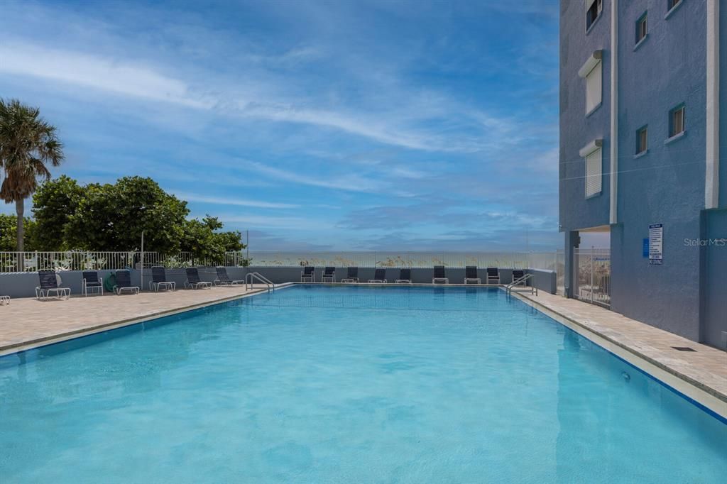 For Sale: $1,095,000 (2 beds, 2 baths, 1057 Square Feet)