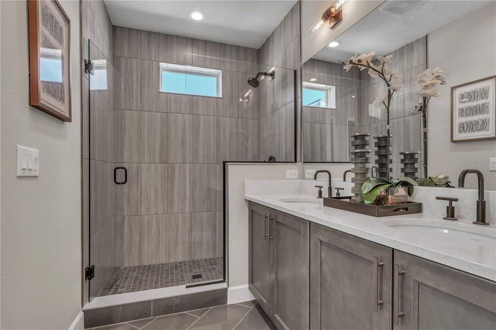 待售: $750,000 (3 贝兹, 3 浴室, 2085 平方英尺)