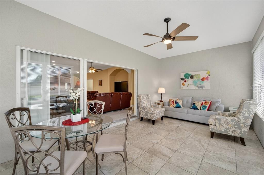 En Venta: $645,000 (3 camas, 2 baños, 1993 Pies cuadrados)