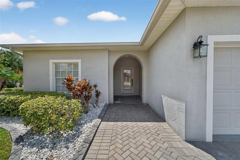 En Venta: $645,000 (3 camas, 2 baños, 1993 Pies cuadrados)