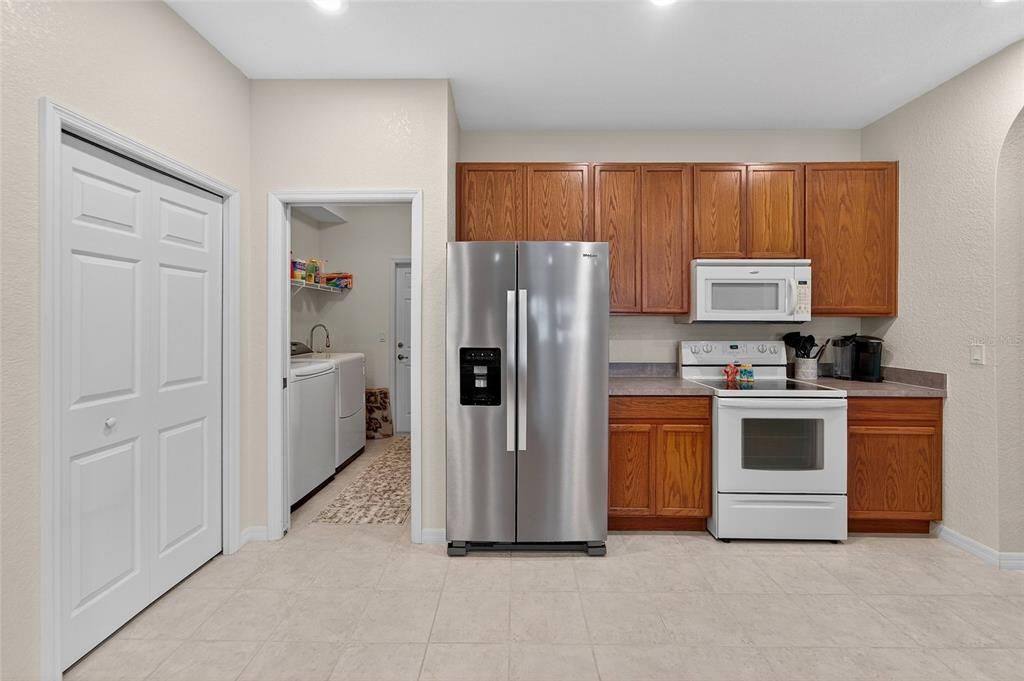 En Venta: $645,000 (3 camas, 2 baños, 1993 Pies cuadrados)