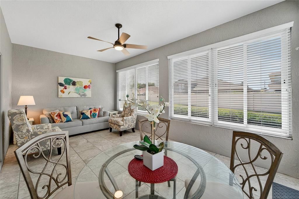 En Venta: $645,000 (3 camas, 2 baños, 1993 Pies cuadrados)