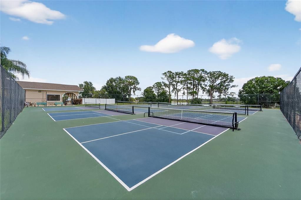 En Venta: $645,000 (3 camas, 2 baños, 1993 Pies cuadrados)