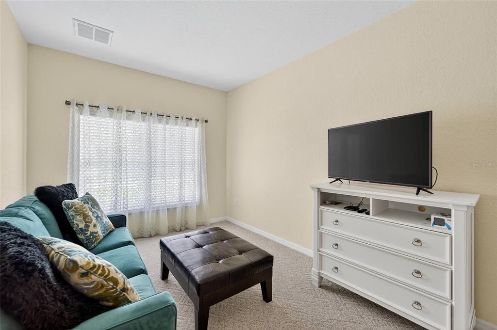 En Venta: $645,000 (3 camas, 2 baños, 1993 Pies cuadrados)