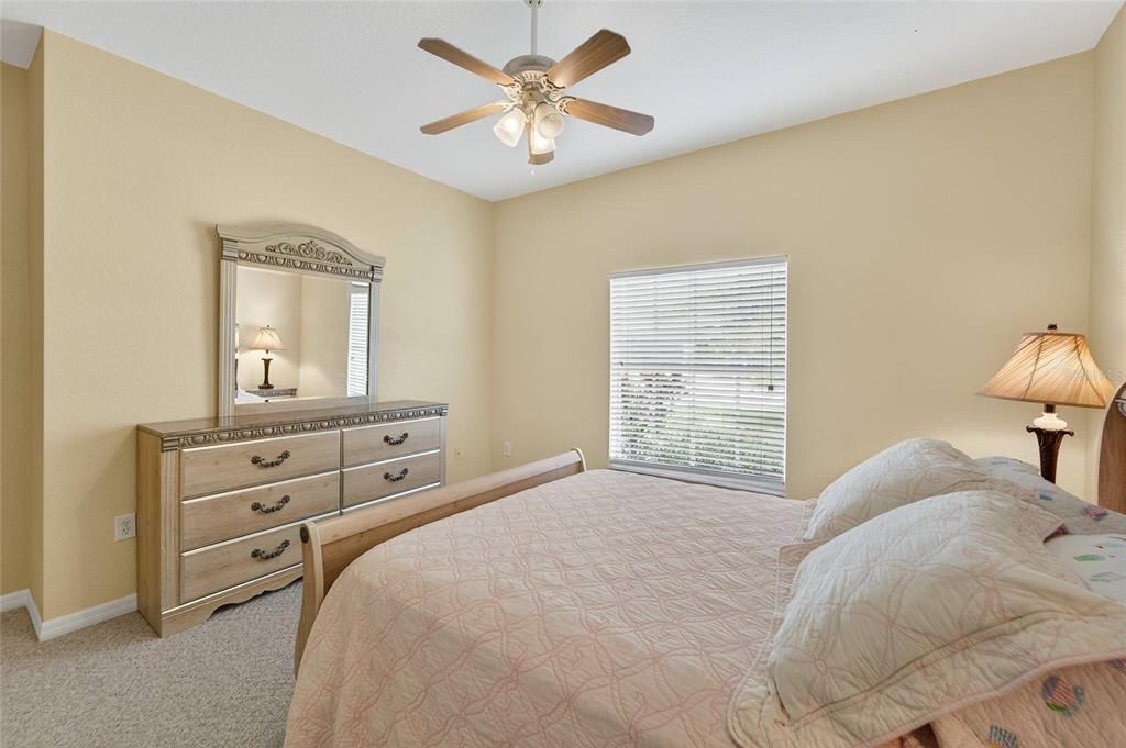 En Venta: $645,000 (3 camas, 2 baños, 1993 Pies cuadrados)