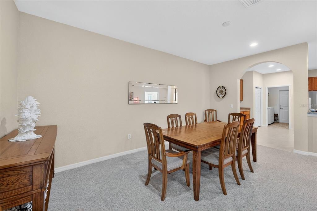 En Venta: $645,000 (3 camas, 2 baños, 1993 Pies cuadrados)