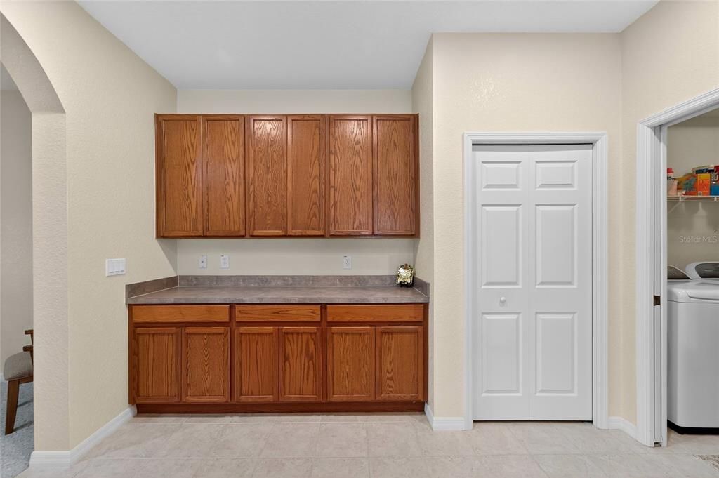 En Venta: $645,000 (3 camas, 2 baños, 1993 Pies cuadrados)