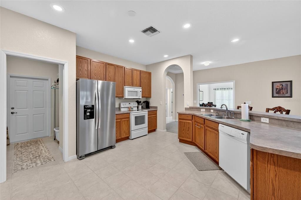 En Venta: $645,000 (3 camas, 2 baños, 1993 Pies cuadrados)