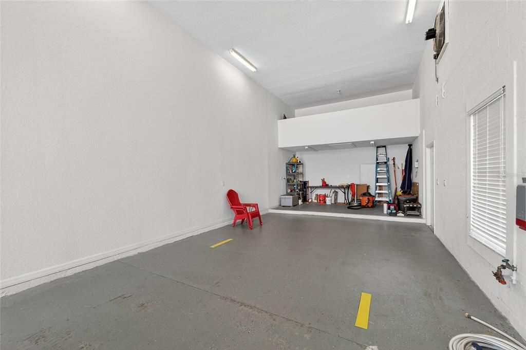 En Venta: $645,000 (3 camas, 2 baños, 1993 Pies cuadrados)