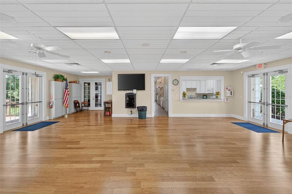 En Venta: $645,000 (3 camas, 2 baños, 1993 Pies cuadrados)