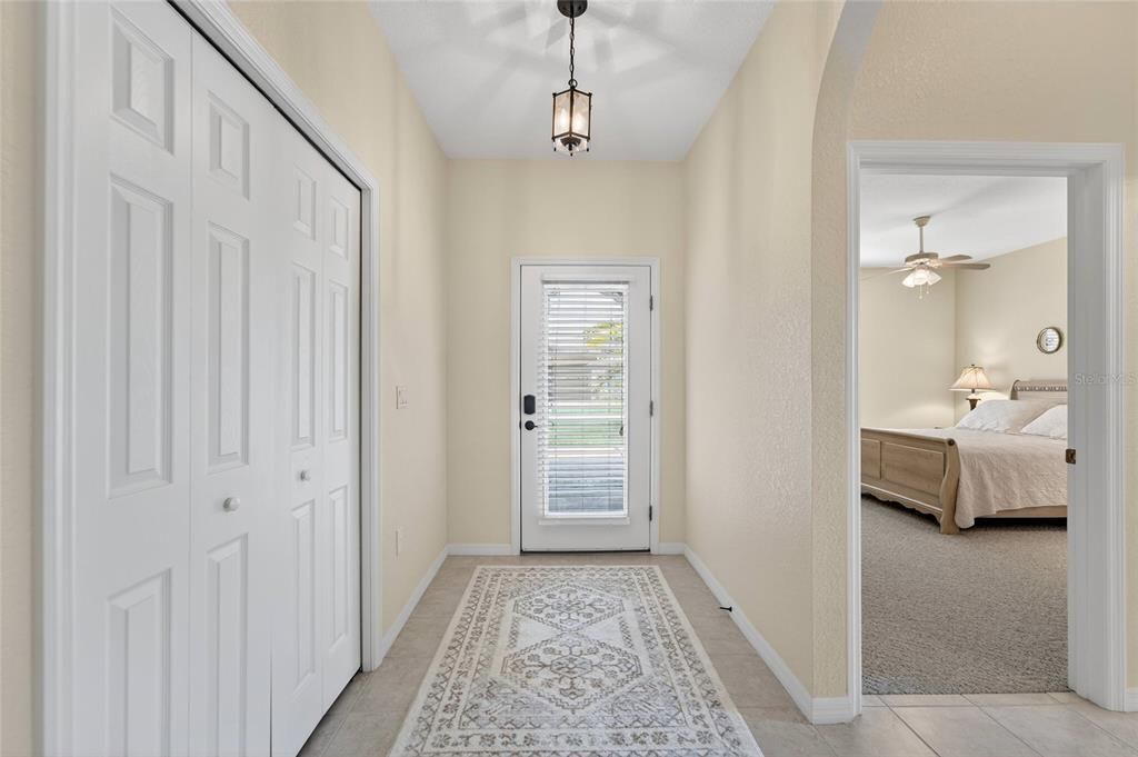 En Venta: $645,000 (3 camas, 2 baños, 1993 Pies cuadrados)