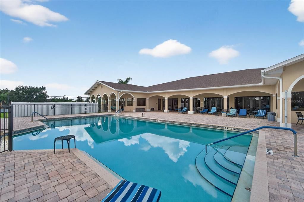 En Venta: $645,000 (3 camas, 2 baños, 1993 Pies cuadrados)