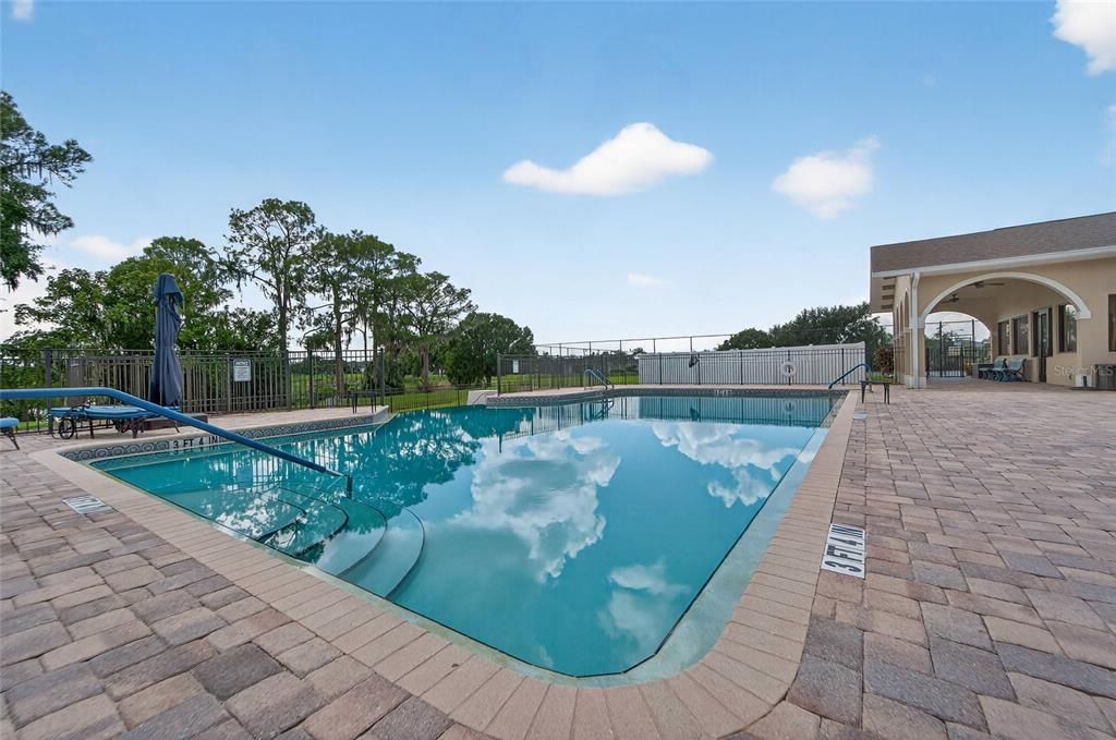 En Venta: $645,000 (3 camas, 2 baños, 1993 Pies cuadrados)