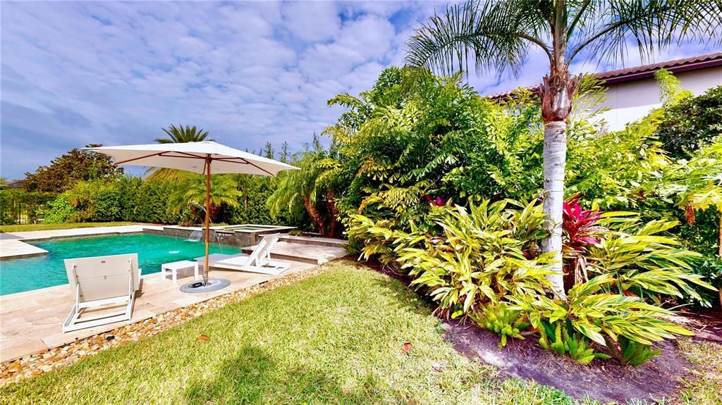 For Rent: $13,500 (7 beds, 5 baths, 5221 Square Feet)