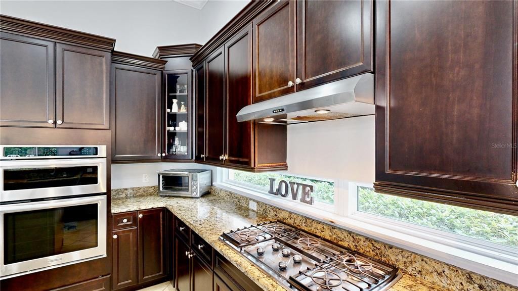 For Rent: $13,500 (7 beds, 5 baths, 5221 Square Feet)