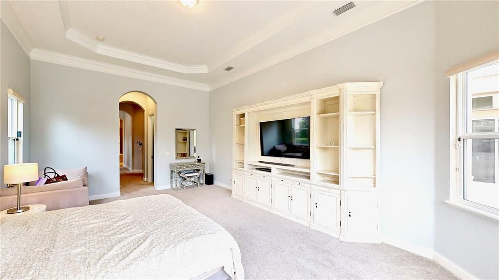 For Rent: $13,500 (7 beds, 5 baths, 5221 Square Feet)