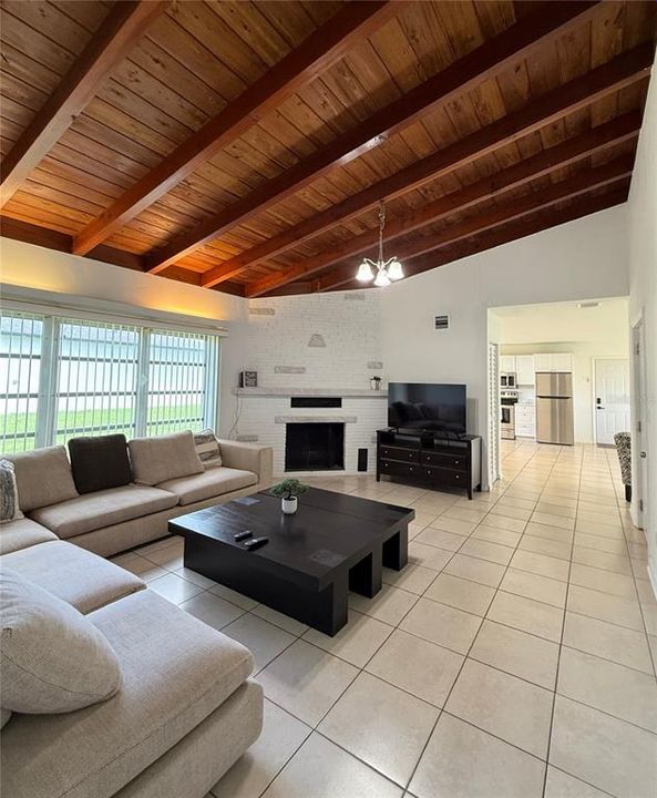 For Sale: $325,000 (3 beds, 2 baths, 1622 Square Feet)