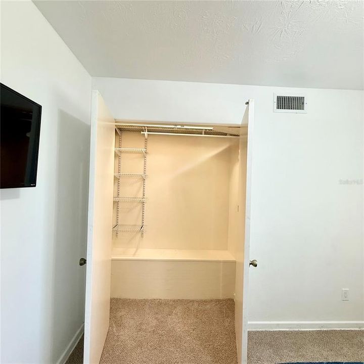 For Sale: $325,000 (3 beds, 2 baths, 1622 Square Feet)