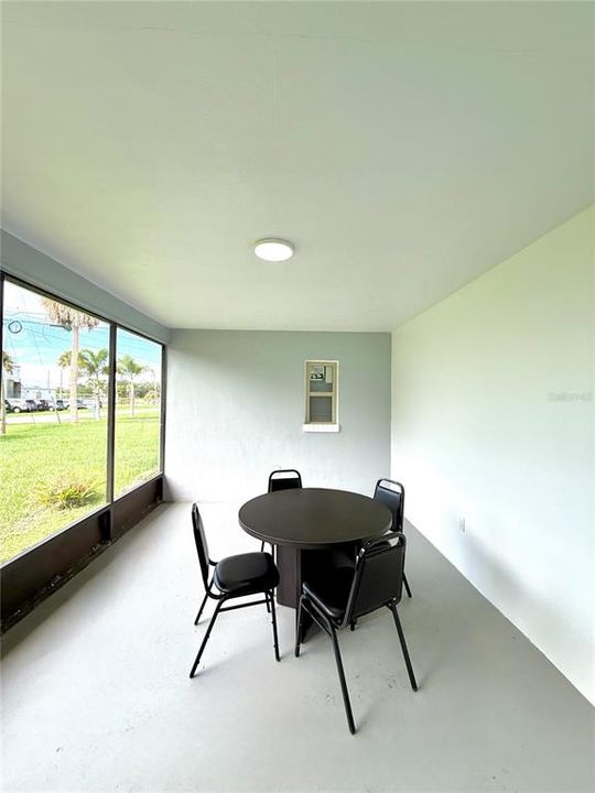 For Sale: $325,000 (3 beds, 2 baths, 1622 Square Feet)