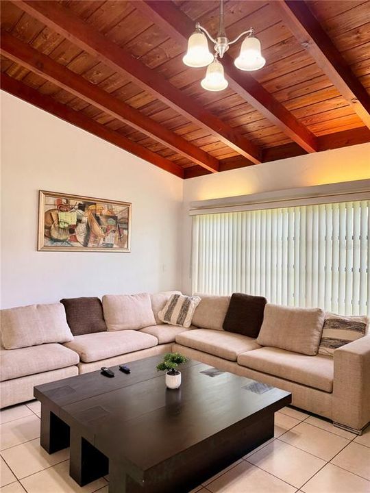 For Sale: $325,000 (3 beds, 2 baths, 1622 Square Feet)